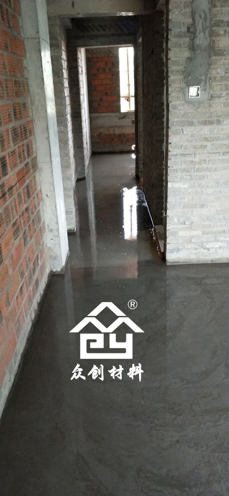 HKS改性(xing)聚丙烯保溫隔(gé)聲闆現場施工(gong)現場-灑水養護(hu) HKS改性聚丙烯保(bao)溫隔聲闆現場(chǎng)施工現場-灑水(shuǐ)養護