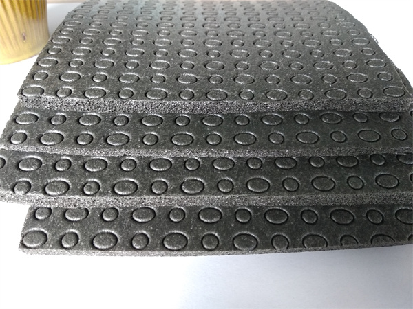 單(dān)面凹發泡橡(xiang)膠減震墊闆(pǎn)
